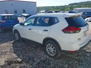 2017 Nissan Rogue SV z VIN KNMAT2MTXHP609952, wystawiony jako IAAI lot #42149361 z przebiegiem 105 911 mil mil oraz . Historia ofert i sprzedaży dostępna na DreamBid. Obrazek 3.
