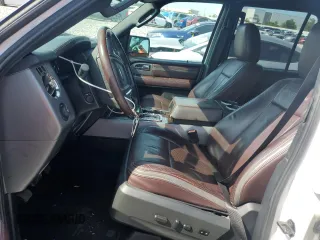 2015 Ford Expedition Platinum z VIN 1FMJU1LT8FEF01665, wystawiony jako Copart lot #61469305 z przebiegiem 155 471 mil mil oraz Szkoda całkowita • Salvage title. Historia ofert i sprzedaży dostępna na DreamBid. Obrazek 7.