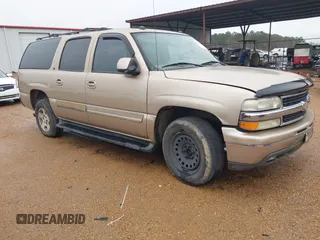 2005 Chevrolet Suburban LT with VIN 1GNEC16Z65J176911, listed as a IAAI auction lot 41418467 with 284,252 mi miles. Bid and sale history available at carsss.com. Image 1.