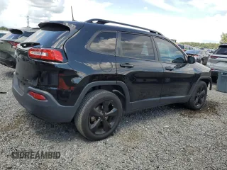 2018 Jeep Cherokee Latitude z VIN 1C4PJLCB9JD587366, wystawiony jako Copart lot #62137485 z przebiegiem 126 069 mil mil oraz Szkoda całkowita • Salvage title. Historia ofert i sprzedaży dostępna na DreamBid. Obrazek 3.
