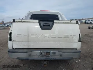 2005 Chevrolet Avalanche Z71 with VIN 3GNEK12ZX5G158843, listed as a IAAI auction lot 41776029 with 1 mi miles. Bid and sale history available at carsss.com. Image 17.