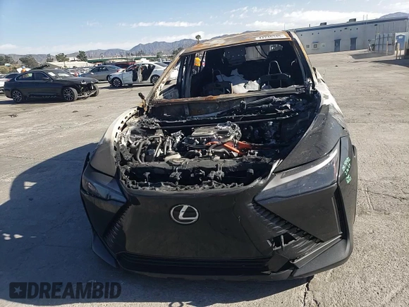 2024 Lexus RZ 300e Premium z VIN JTJABABB0RA004671, wystawiony jako Copart lot #47240345 z przebiegiem Nie podano mil oraz Nie do naprawy • Non repairable. Historia ofert i sprzedaży dostępna na DreamBid. Obrazek 12.