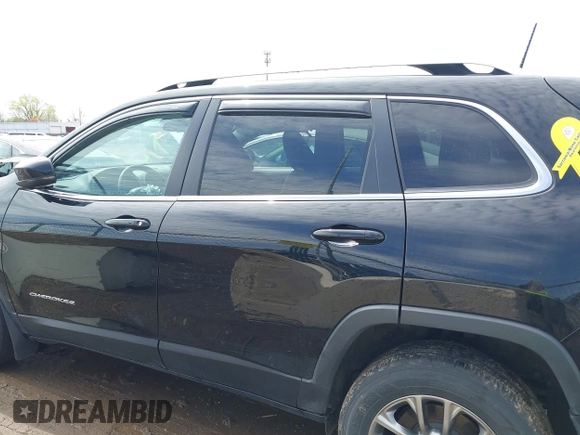 2019 Jeep Cherokee Latitude Plus with VIN 1C4PJMLB5KD489488, listed as a IAAI auction lot 42147598 with 33,002 mi miles and . Bid and sale history available at carsss.com. Image 15.