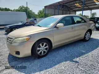 2010 Toyota Camry z VIN 4T1BF3EK6AU099058, wystawiony jako Copart lot #59387615 z przebiegiem 203 169 mil mil oraz Czysty tytuł • Clean title. Historia ofert i sprzedaży dostępna na DreamBid. Obrazek 1.