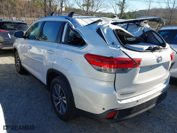 2019 Toyota Highlander SE with VIN 5TDJZRFH0KS571466, listed as a IAAI auction lot 41822970 with 57,639 mi miles. Bid and sale history available at carsss.com. Image 3.