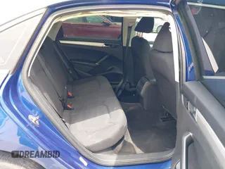 2017 Volkswagen Passat S z VIN 1VWAT7A34HC003813, wystawiony jako IAAI lot #42322928 z przebiegiem 207 115 mil mil oraz . Historia ofert i sprzedaży dostępna na DreamBid. Obrazek 8.