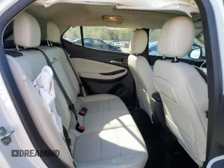 2023 Buick Encore GX Essence z VIN KL4MMGSL7PB086275, wystawiony jako Copart lot #54439755 z przebiegiem 10 933 mil mil oraz Szkoda całkowita • Salvage title. Historia ofert i sprzedaży dostępna na DreamBid. Obrazek 11.
