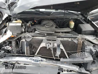 2002 Chevrolet Avalanche with VIN 3GNEC13TX2G104249, listed as a Copart auction lot 62910112 with 217,614 mi miles and Salvage title. Bid and sale history available at DreamBid. Image 7.