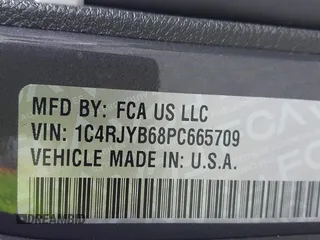 2023 Jeep Grand Cherokee с VIN 1C4RJYB68PC665709, выставлен на аукционе IAAI как лот 42342258 с пробегом 12 034 миль миль и . История ставок и продаж доступна на DreamBid. Изображение 9.