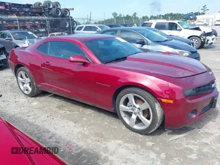 2011 Chevrolet Camaro 2LT z VIN 2G1FC1ED3B9107872, wystawiony jako IAAI lot #42475980 z przebiegiem 136 000 mil mil oraz . Historia ofert i sprzedaży dostępna na DreamBid. Obrazek 1.