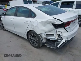 2024 Kia Forte LXS z VIN 3KPF24AD8RE728019, wystawiony jako IAAI lot #42067295 z przebiegiem 14 000 mil mil oraz . Historia ofert i sprzedaży dostępna na DreamBid. Obrazek 3.