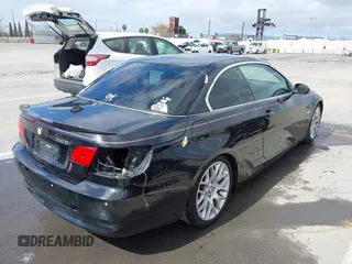 2007 BMW 3 Series 328i z VIN WBAWL13557PX15272, wystawiony jako IAAI lot #42228789 z przebiegiem 107 760 mil mil oraz . Historia ofert i sprzedaży dostępna na DreamBid. Obrazek 4.