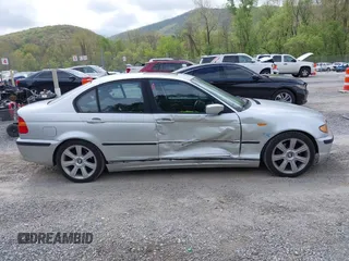 2003 BMW 3 Series 325i with VIN WBAEV33403KL79160, listed as a IAAI auction lot 42123846 with 200,406 mi miles and . Bid and sale history available at DreamBid. Image 13.