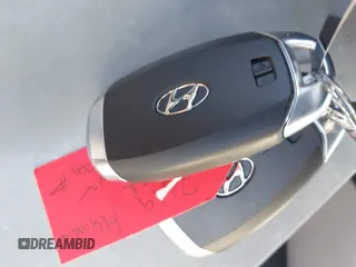 2019 Hyundai Santa Fe SEL Plus z VIN 5NMS33AD9KH035402, wystawiony jako IAAI lot #42162086 z przebiegiem 108 827 mil mil oraz . Historia ofert i sprzedaży dostępna na DreamBid. Obrazek 11.