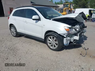 2013 Mitsubishi Outlander SE z VIN 4A4AR4AU1DE013201, wystawiony jako IAAI lot #42379358 z przebiegiem 167 603 mil mil oraz . Historia ofert i sprzedaży dostępna na DreamBid. Obrazek 1.