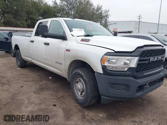 2020 Ram 2500 Tradesman with VIN 3C6UR4HJ3LG273565, listed as a IAAI auction lot 41572909 with 156,912 mi miles. Bid and sale history available at carsss.com. Image 1.