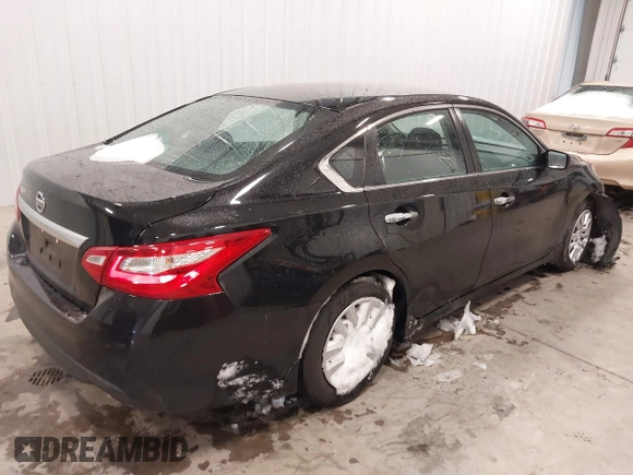 2016 Nissan Altima S with VIN 1N4AL3AP5GN324041, listed as a IAAI auction lot 41702011 with 60,317 mi miles and . Bid and sale history available at carsss.com. Image 4.