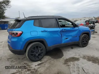 2022 Jeep Compass Altitude with VIN 3C4NJCBB8NT198162, listed as a Copart auction lot 88754355 with 50,397 mi miles and Salvage title. Bid and sale history available at DreamBid. Image 3.