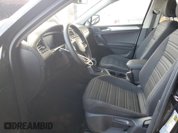 2022 Volkswagen Tiguan S z VIN 3VV1B7AXXNM012536, wystawiony jako Copart lot #81937034 z przebiegiem 38 912 mil mil oraz Szkoda całkowita • Salvage title. Historia ofert i sprzedaży dostępna na DreamBid. Obrazek 7.