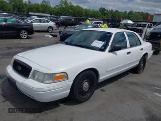 2006 Ford Police Interceptor z VIN 2FAHP71W26X166272, wystawiony jako IAAI lot #42144479 z przebiegiem 132 809 mil mil oraz . Historia ofert i sprzedaży dostępna na DreamBid. Obrazek 17.