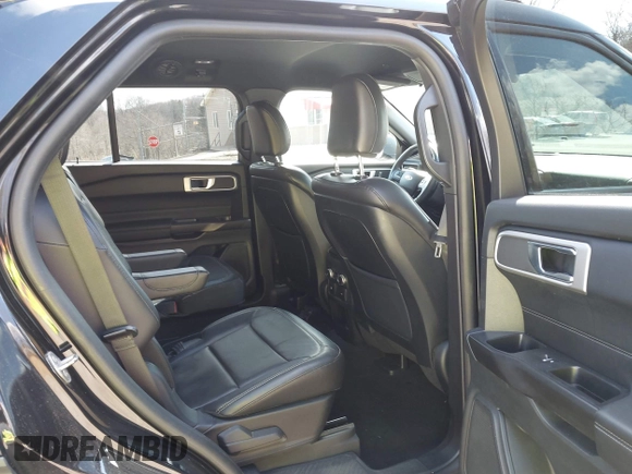 2020 Ford Explorer XLT with VIN 1FMSK8DH5LGB81377, listed as a IAAI auction lot 41908780 with 73,960 mi miles and . Bid and sale history available at carsss.com. Image 8.