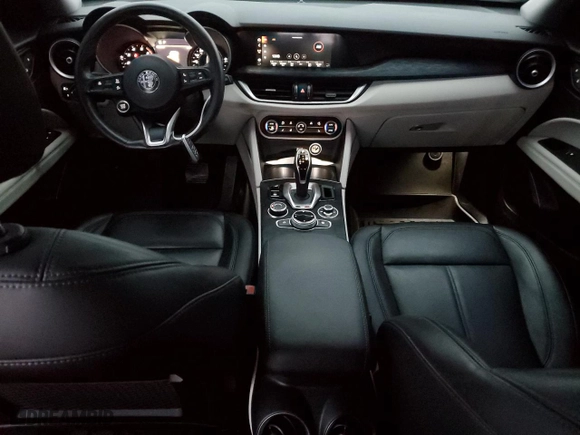 2021 Alfa Romeo Stelvio Sport with VIN ZASPAKAN6M7D03323, listed as a Copart auction lot 81720624 with 41,843 mi miles and Salvage Title. Bid and sale history available at carsss.com. Image 8.