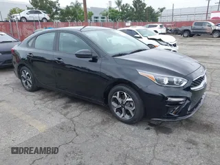 2019 Kia Forte LXS z VIN 3KPF24AD4KE065943, wystawiony jako IAAI lot #42432379 z przebiegiem 67 141 mil mil oraz . Historia ofert i sprzedaży dostępna na DreamBid. Obrazek 1.