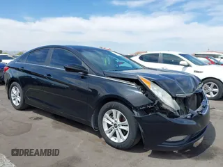 2013 Hyundai Sonata GLS z VIN 5NPEB4ACXDH527360, wystawiony jako IAAI lot #42332190 z przebiegiem 154 634 mil mil oraz . Historia ofert i sprzedaży dostępna na DreamBid. Obrazek 1.