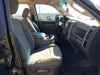 2013 Ram 1500 Express z VIN 1C6RR6FT4DS538235, wystawiony jako IAAI lot #42251497 z przebiegiem 258 073 mil mil oraz . Historia ofert i sprzedaży dostępna na DreamBid. Obrazek 5.