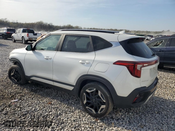 2024 Kia Seltos SX z VIN KNDETCA74R7475682, wystawiony jako Copart lot #50209985 z przebiegiem 34 847 mil mil oraz Szkoda całkowita • Salvage title. Historia ofert i sprzedaży dostępna na DreamBid. Obrazek 2.