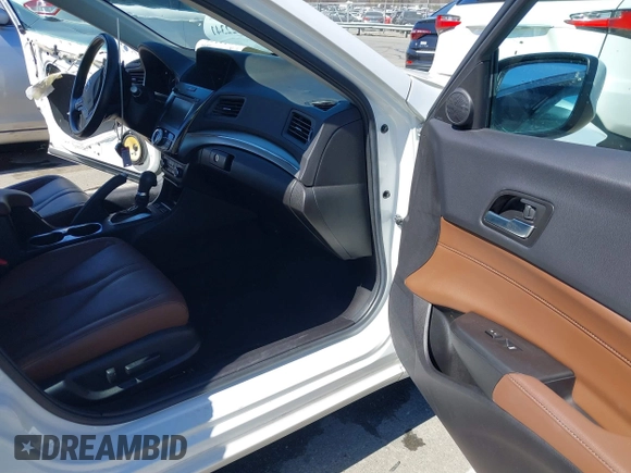 2019 Acura ILX w/Premium Pkg with VIN 19UDE2F74KA010449, listed as a IAAI auction lot 41822341 with 54,879 mi miles. Bid and sale history available at carsss.com. Image 5.
