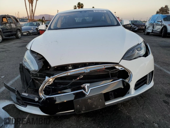 2015 Tesla Model S 85D with VIN 5YJSA1S21FF087461, listed as a Copart auction lot 87027334 with 53,868 mi miles and Salvage Title. Bid and sale history available at carsss.com. Image 5.