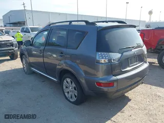 2011 Mitsubishi Outlander SE with VIN JA4AS3AWXBU022418, listed as a IAAI auction lot 40025021 with 188,695 mi miles. Bid and sale history available at carsss.com. Image 3.