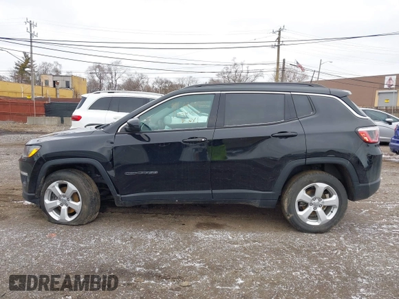 2018 Jeep Compass Latitude with VIN 3C4NJDBB7JT373582, listed as a IAAI auction lot 41728122 with 111,411 mi miles. Bid and sale history available at carsss.com. Image 14.