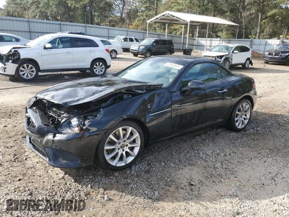 2018 Mercedes-Benz SLC 300 z VIN WDDPK3JA4JF155592, wystawiony jako Copart lot #80042324 z przebiegiem 89 312 mil mil oraz Szkoda całkowita • Salvage title. Historia ofert i sprzedaży dostępna na DreamBid. Obrazek 1.