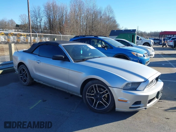 2014 Ford Mustang V6 с VIN 1ZVBP8EM8E5264833, выставлен на аукционе IAAI как лот 41399611 с пробегом 184 439 миль миль и . История ставок и продаж доступна на DreamBid. Изображение 1.