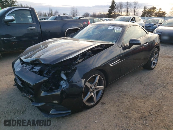 2020 Mercedes-Benz SLC 300 z VIN W1KPK3JA7LF171157, wystawiony jako Copart lot #83157894 z przebiegiem Nie podano mil oraz Szkody całkowita. Historia ofert i sprzedaży dostępna na DreamBid. Obrazek 1.