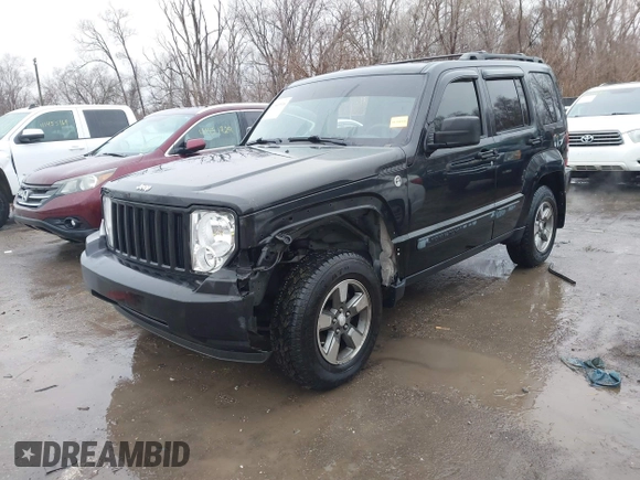 2008 Jeep Liberty Sport z VIN 1J8GN28KX8W187590, wystawiony jako IAAI lot #41440916 z przebiegiem 168 798 mil mil oraz . Historia ofert i sprzedaży dostępna na DreamBid. Obrazek 17.