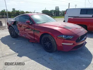 2018 Ford Mustang GT with VIN 1FA6P8CF1J5111574, listed as a IAAI auction lot 42093354 with 31,915 mi miles. Bid and sale history available at carsss.com. Image 1.