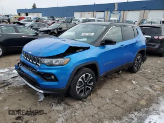 2024 Jeep Compass Limited with VIN 3C4NJDCN7RT602461, listed as a Copart auction lot 44911585 with 14,727 mi miles and Salvage Title. Bid and sale history available at carsss.com. Image 1.