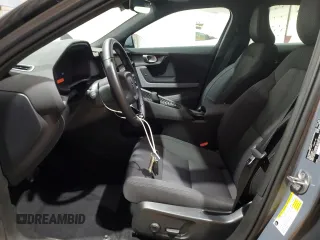 2023 Polestar 2 z VIN YSMEG3KA9PL144071, wystawiony jako Copart lot #55945045 z przebiegiem 28 394 mil mil oraz Tytuł czysty. Historia ofert i sprzedaży dostępna na DreamBid. Obrazek 7.