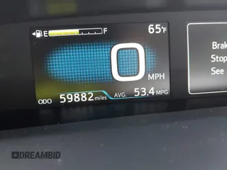 2019 Toyota Prius L Eco z VIN JTDKARFU8K3095669, wystawiony jako IAAI lot #42334160 z przebiegiem 59 882 mil mil oraz . Historia ofert i sprzedaży dostępna na DreamBid. Obrazek 7.