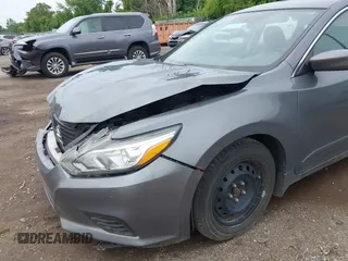 2017 Nissan Altima SR with VIN 1N4AL3AP1HN317914, listed as a IAAI auction lot 42578563 with 187,694 mi miles and . Bid and sale history available at DreamBid. Image 6.