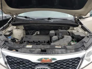 2011 Kia Sorento LX with VIN 5XYKTCA17BG014936, listed as a Copart auction lot 51420305 with 190,082 mi miles and Clean Title. Bid and sale history available at DreamBid. Image 12.