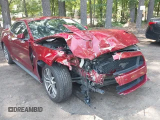 2016 Ford Mustang GT z VIN 1FA6P8CF9G5272134, wystawiony jako IAAI lot #42652613 z przebiegiem 72 573 mil mil oraz . Historia ofert i sprzedaży dostępna na DreamBid. Obrazek 6.