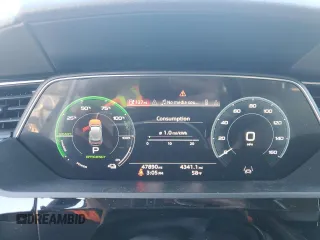 2022 Audi e-tron Premium with VIN WA1AAAGE1NB019221, listed as a Copart auction lot 41872005 with 47,890 mi miles and Salvage Title. Bid and sale history available at DreamBid. Image 9.