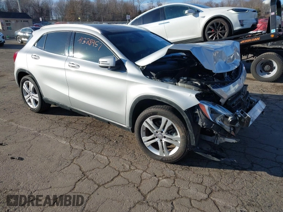 2015 Mercedes-Benz GLA 250 z VIN WDCTG4GB3FJ074548, wystawiony jako IAAI lot #41328457 z przebiegiem 75 706 mil mil oraz . Historia ofert i sprzedaży dostępna na DreamBid. Obrazek 1.