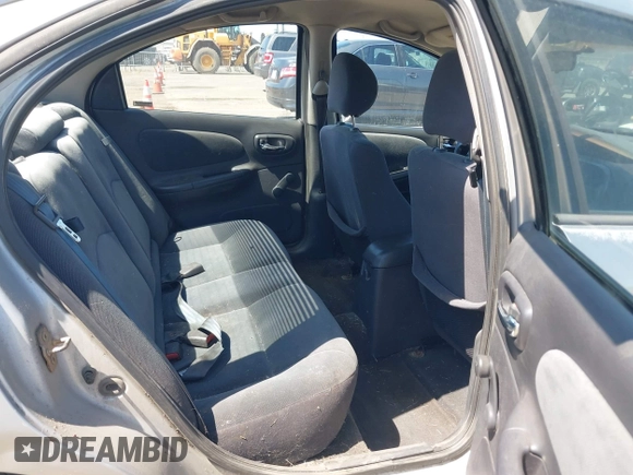 2000 Dodge Neon Highline z VIN 1B3ES46C4YD556519, wystawiony jako IAAI lot #42348856 z przebiegiem 183 923 mil mil oraz . Historia ofert i sprzedaży dostępna na DreamBid. Obrazek 8.