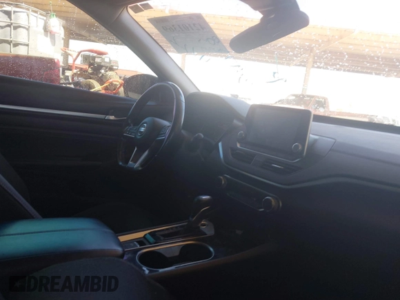 2022 Nissan Altima SV with VIN 1N4BL4DW5NN309758, listed as a IAAI auction lot 42101369 with 100,317 mi miles and . Bid and sale history available at DreamBid. Image 5.