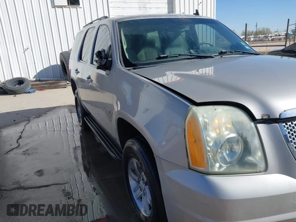 2007 GMC Yukon SLT with VIN 1GKFK13017R172120, listed as a IAAI auction lot 41740463 with 1 mi miles. Bid and sale history available at carsss.com. Image 6.